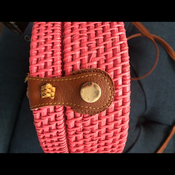 Pink straw cross purse! New! - Picture 6 of 8